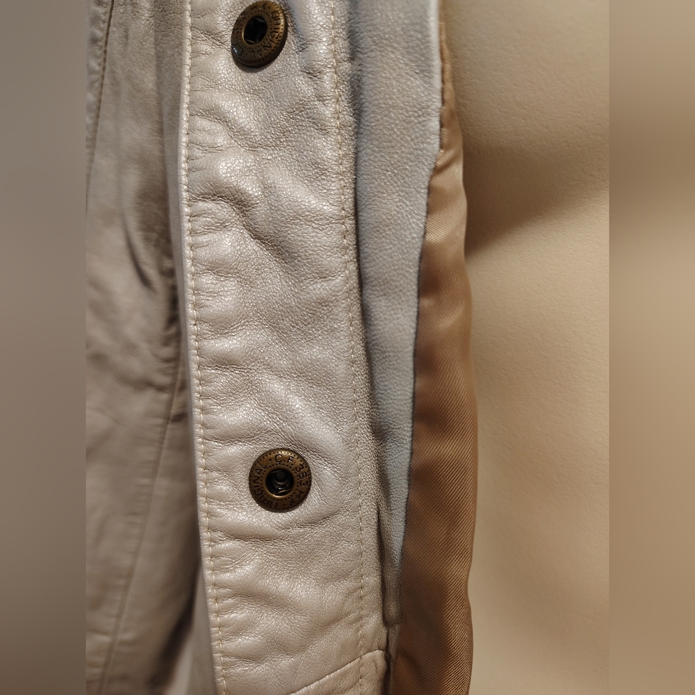 Women’s Genuine Leather Coat – DFO (Direct Factory Outlet) – Size 4 - Picture 5 of 6